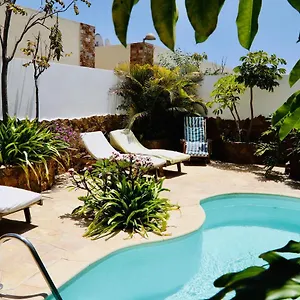 villa-beach-club.in-canary-islands.com/